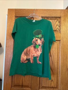 Unbranded Green Dachshund St. Patrick's Day Dog T-Shirt
